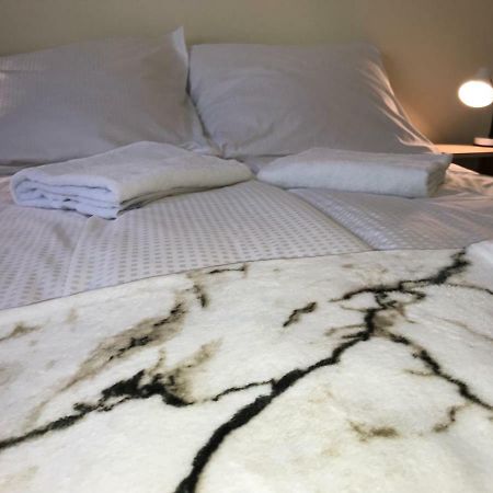 Ella Apartman Debrecen Esterno foto