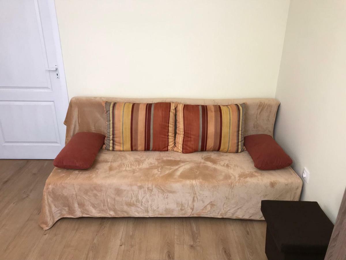 Ella Apartman Debrecen Esterno foto