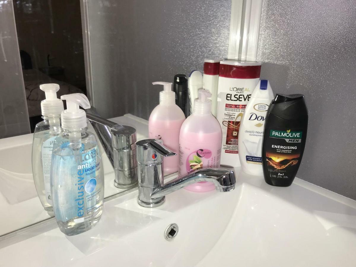 Ella Apartman Debrecen Esterno foto