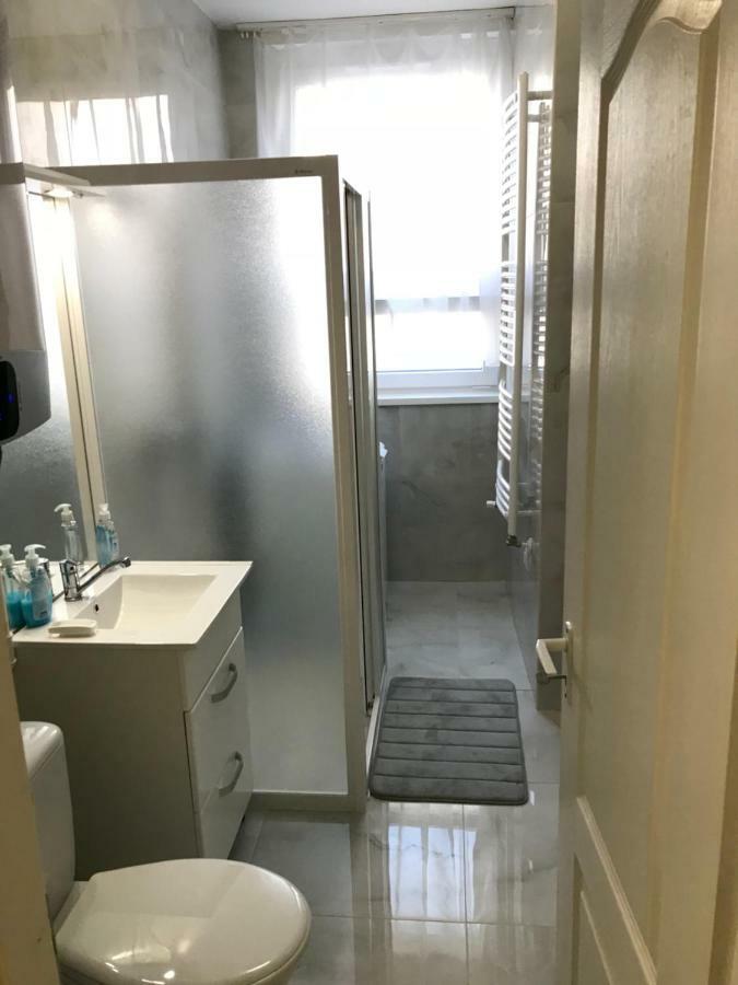 Ella Apartman Debrecen Esterno foto