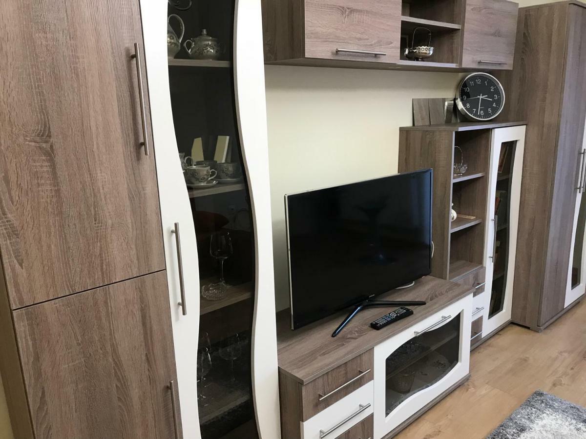 Ella Apartman Debrecen Esterno foto