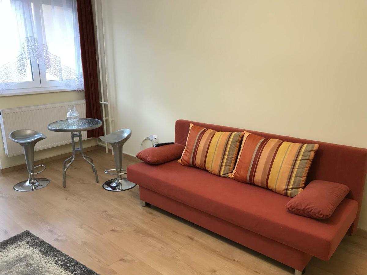 Ella Apartman Debrecen Esterno foto