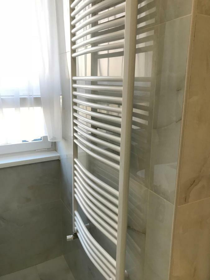 Ella Apartman Debrecen Esterno foto